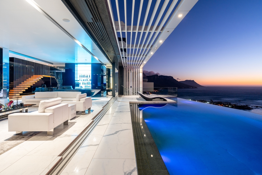 7 Bedroom Property for Sale in Clifton Western Cape